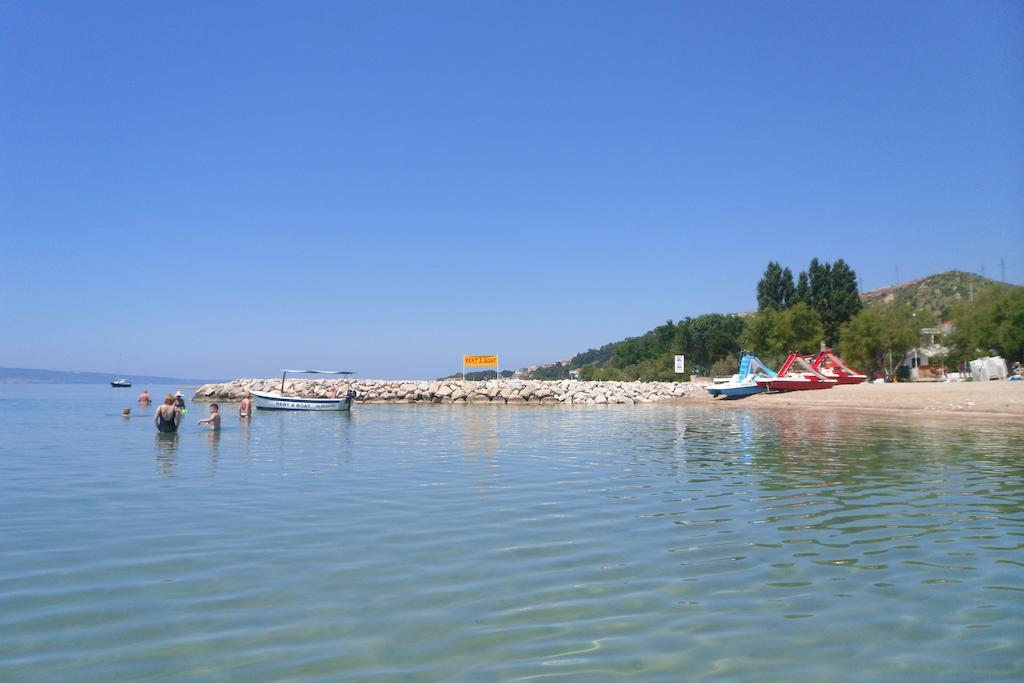 Hostel Guesthouse Mira Омиш Экстерьер фото